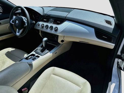Used 2009 BMW Z4 sDrive30i RWD image 25