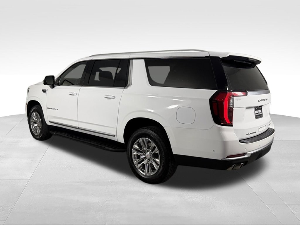 Used 2025 GMC Yukon XL Denali AWD/4WD image 9