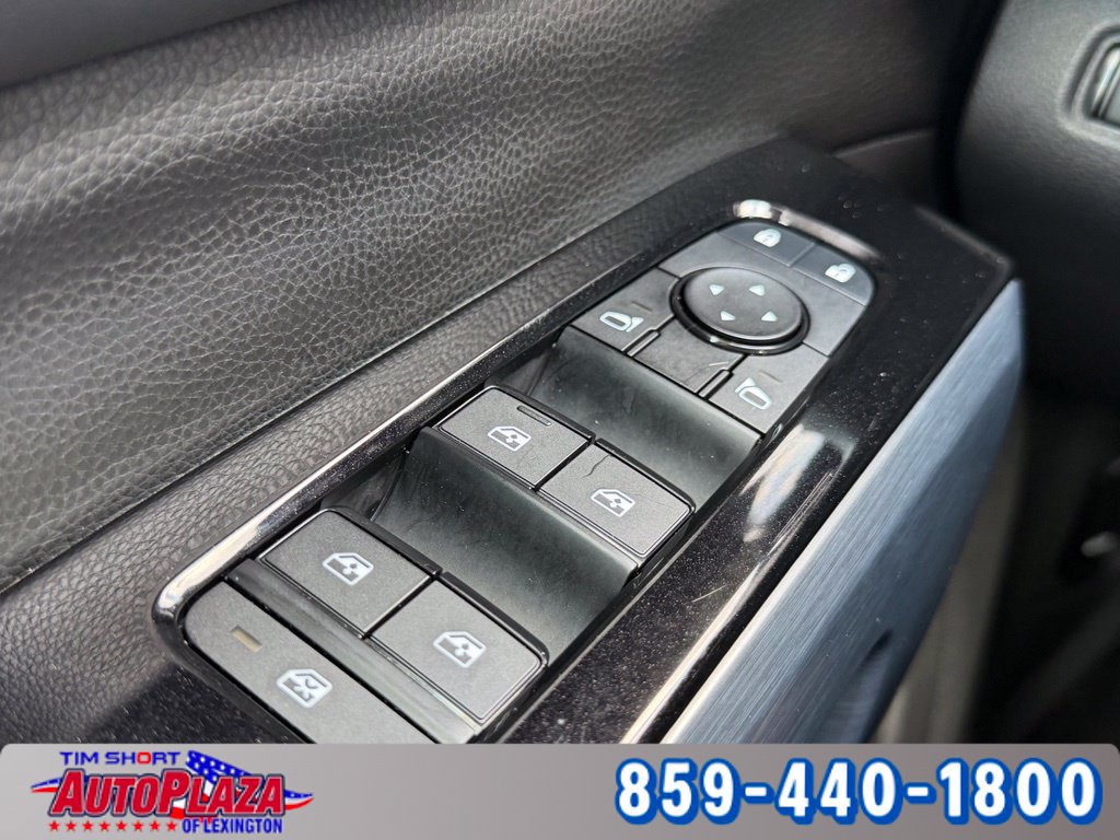 Used 2024 Nissan Pathfinder SL AWD/4WD image 18