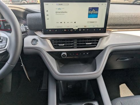 New 2026 Ford Explorer Active RWD image 13
