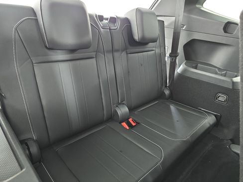 Used 2023 Volkswagen Tiguan SE R-Line FWD image 12