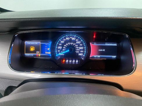 Used 2014 Ford Taurus SEL w/ Equipment Group 201A image 22