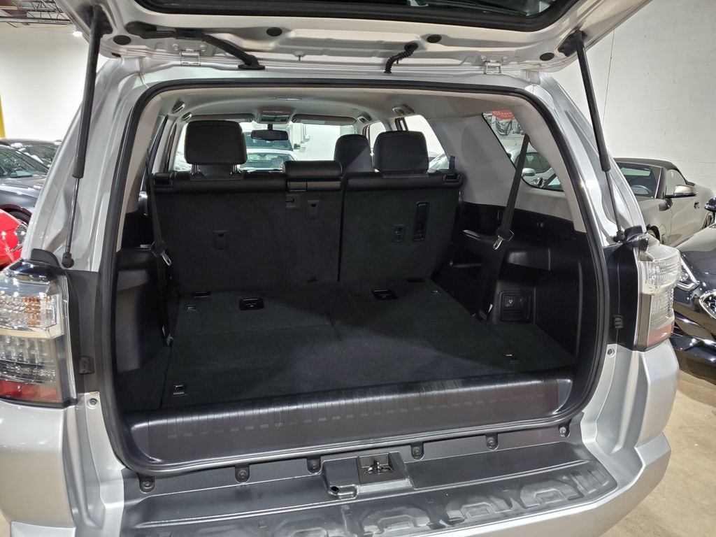 Used 2019 Toyota 4Runner SR5 Premium RWD image 40