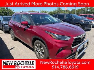 Used 2022 Toyota Highlander XLE FWD video 1