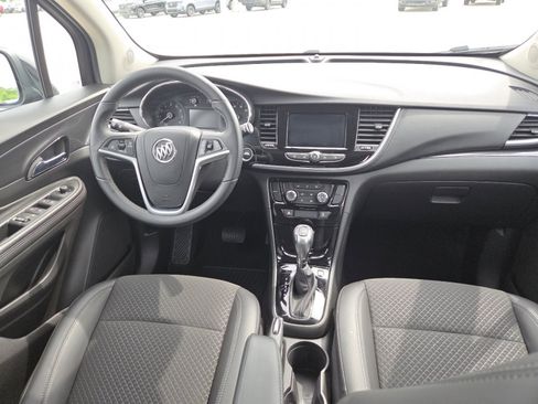 Used 2022 Buick Encore Preferred AWD/4WD image 21