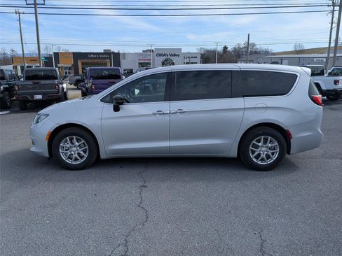 New 2026 Chrysler Voyager LX FWD image 8