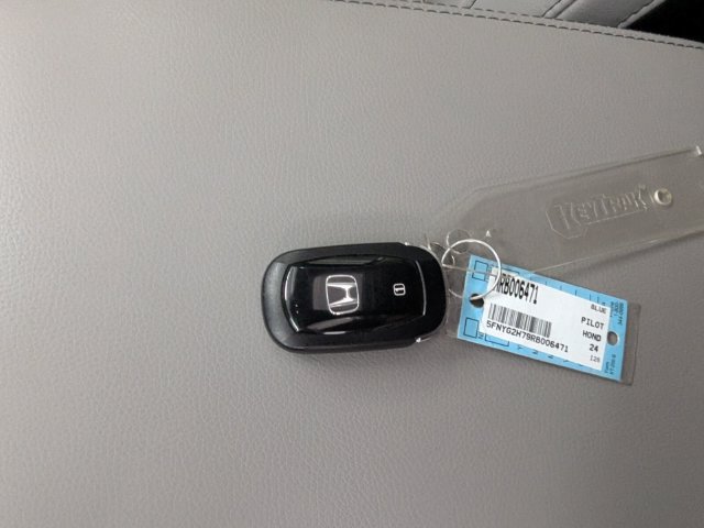 Certified 2024 Honda Pilot Touring image 34