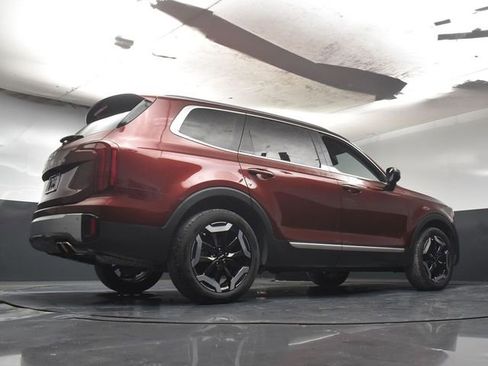 Used 2024 Kia Telluride S image 39