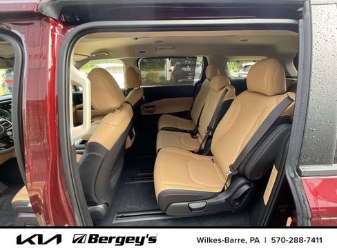 Certified 2024 Kia Carnival EX FWD image 16