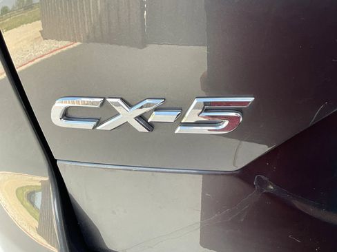 Used 2019 MAZDA CX-5 Touring FWD image 12