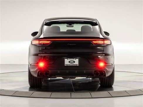 Used 2023 Porsche Cayenne Platinum Edition image 4