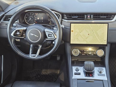 Used 2022 Jaguar F-PACE S image 26