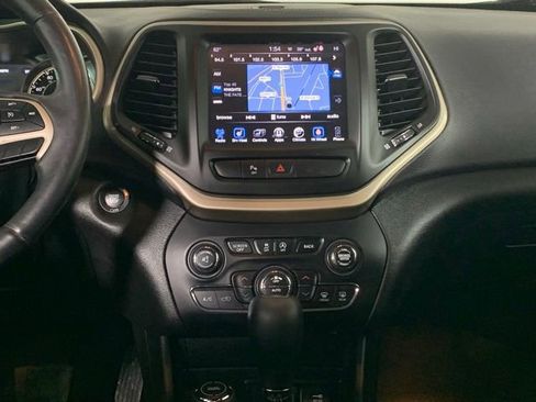 Used 2018 Jeep Cherokee Limited w/ Trailer Tow Group image 13