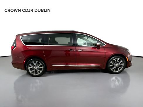 Used 2017 Chrysler Pacifica Limited FWD image 4