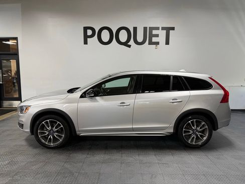 Used 2018 Volvo V60 T5 Cross Country w/ Convenience Package AWD/4WD image 1