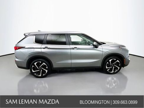 Used 2024 Mitsubishi Outlander SE Black Edition image 13