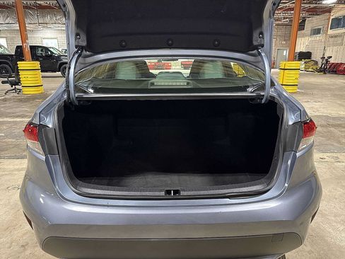 Used 2022 Toyota Corolla LE FWD image 11