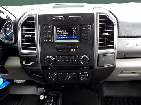 Used 2017 Ford F250 XLT image 21