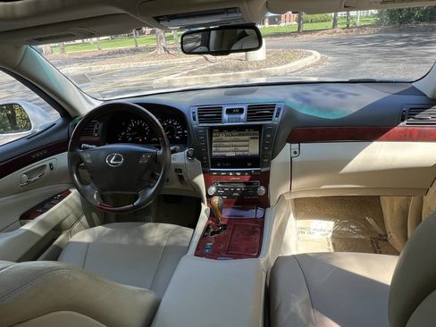 Used 2012 Lexus LS 460 AWD w/ Luxury Value Edition image 10