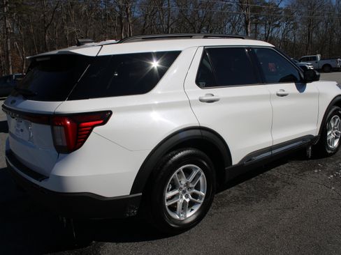 Used 2025 Ford Explorer Active image 6