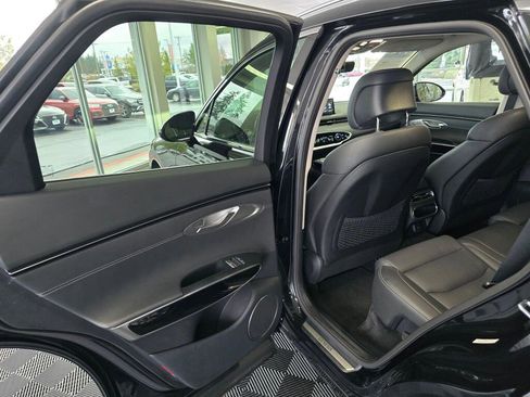 Used 2025 Genesis GV70 2.5T image 37