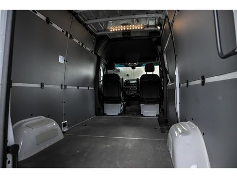 Used 2025 Mercedes-Benz Sprinter 2500 image 5