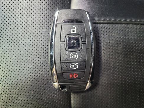 Used 2020 Lincoln MKZ Reserve w/ Luxury Package image 32