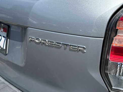 Used 2018 Subaru Forester 2.5i w/ Alloy Wheel Package AWD/4WD image 2