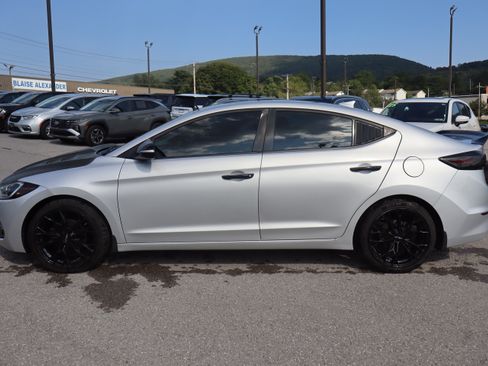 Used 2018 Hyundai Elantra Value Edition FWD image 6