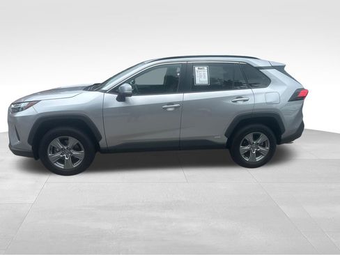 Used 2024 Toyota RAV4 XLE AWD/4WD image 5