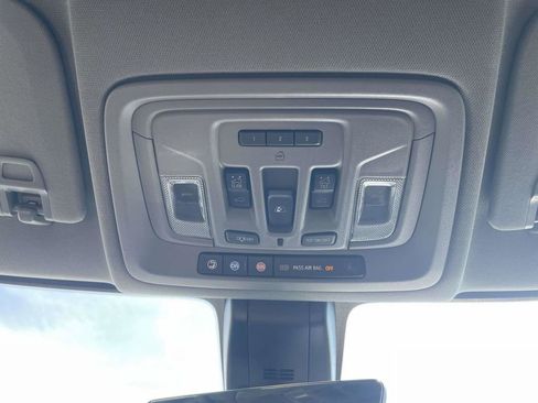 Used 2020 Chevrolet Silverado 1500 LTZ w/ LTZ Premium Package image 29