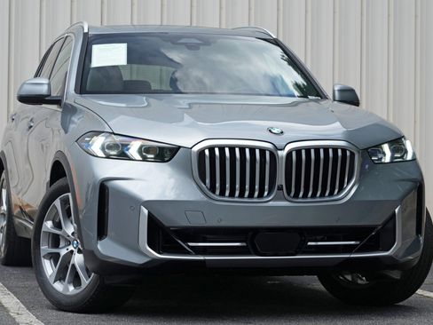 Used 2024 BMW X5 sDrive40i w/ Premium Package RWD image 4