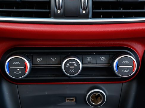 Used 2018 Alfa Romeo Stelvio AWD image 37