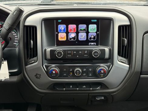 Used 2017 GMC Sierra 1500 SLE w/ SLE Value Package AWD/4WD image 19
