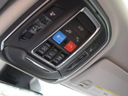 Used 2021 Jeep Grand Cherokee L Limited w/ Luxury Tech Group II image 33