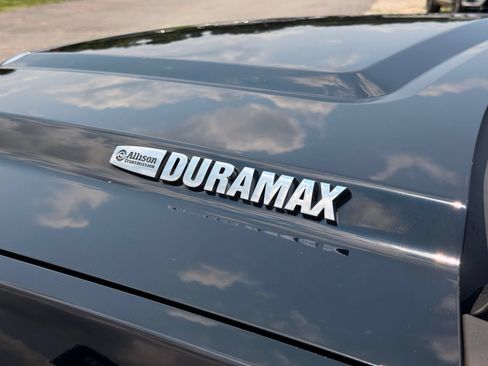 Used 2017 GMC Sierra 2500 Denali w/ Duramax Plus Package AWD/4WD image 12