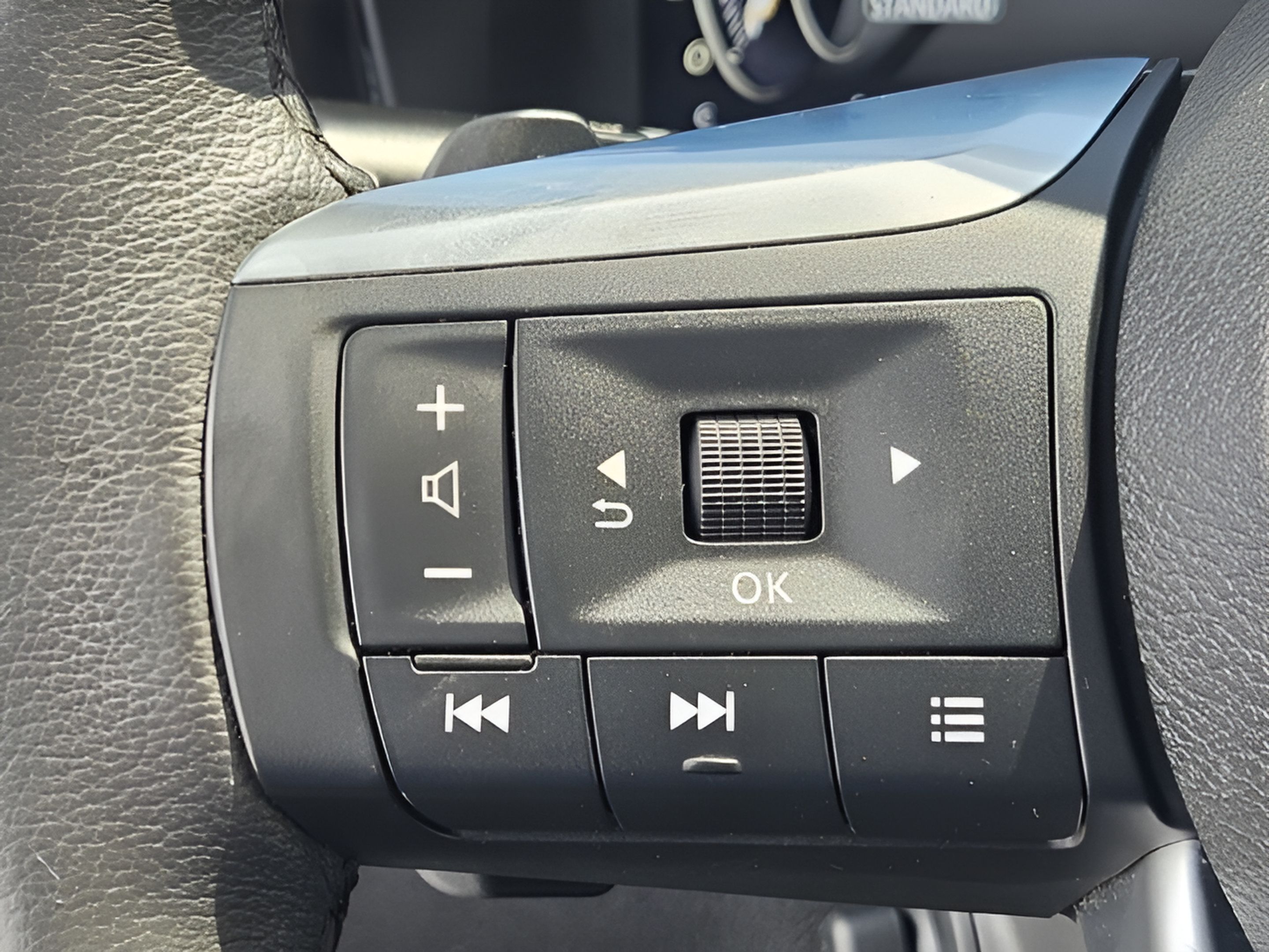 Used 2022 INFINITI QX60 Luxe w/ Cargo Package FWD image 22