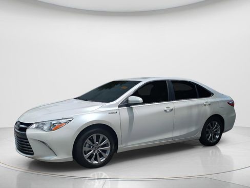 Used 2015 Toyota Camry XLE w/ Moonroof Package FWD image 1