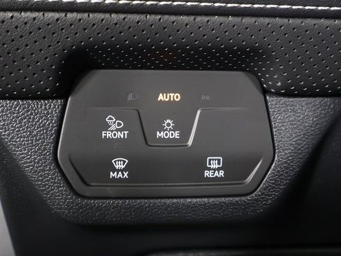New 2024 Volkswagen Atlas Cross Sport SEL R-Line AWD/4WD image 43