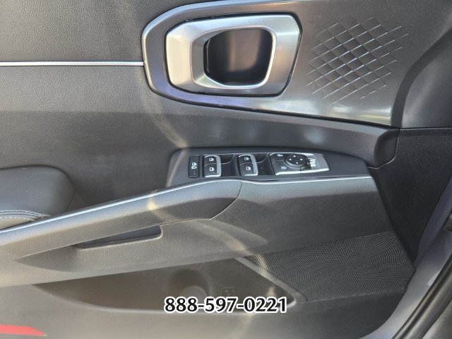Used 2023 Kia Sorento LX FWD image 31
