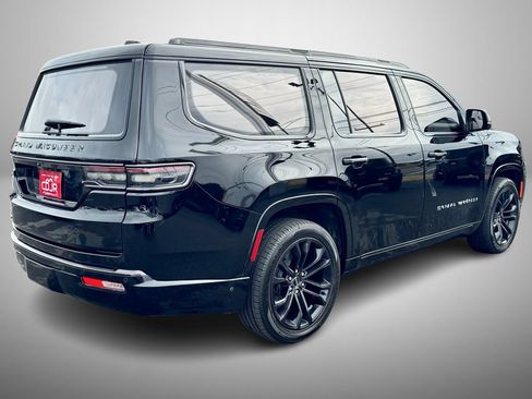 Used 2022 Jeep Grand Wagoneer Series II image 3