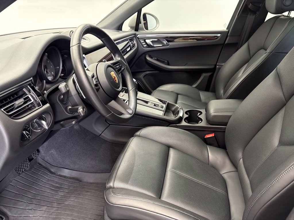 Certified 2023 Porsche Macan S AWD/4WD image 5
