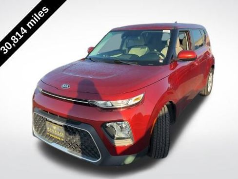 Used 2020 Kia Soul S FWD image 2