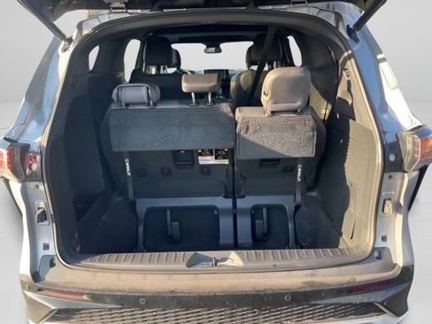 Used 2021 Toyota Sienna XSE image 13