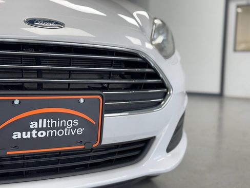 Used 2019 Ford Fiesta SE image 11