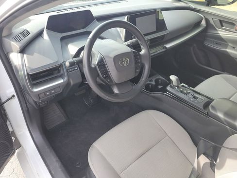 Used 2023 Toyota Prius LE image 18