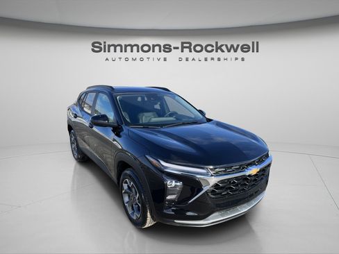 New 2026 Chevrolet Trax LT w/ LT Convenience Package image 2