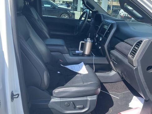 Used 2020 Ford Expedition XLT image 12