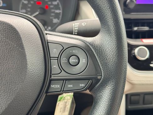 Used 2024 Toyota Corolla Cross L image 26