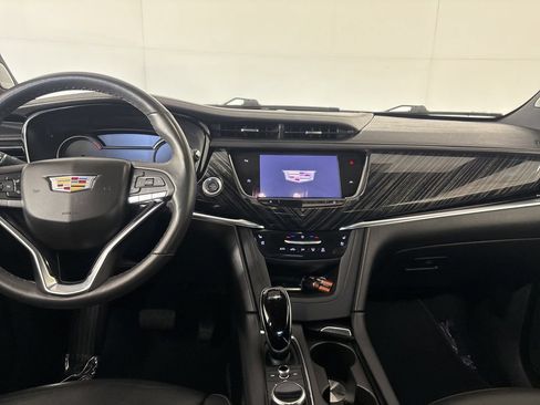 Used 2025 Cadillac XT6 Premium Luxury FWD image 27